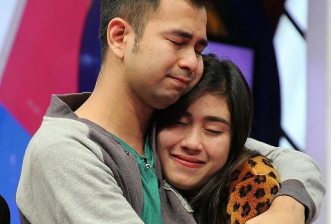 Syahnaz Sadiqah Diisukan Selingkuh Dengan Rendy Aktor Ftv