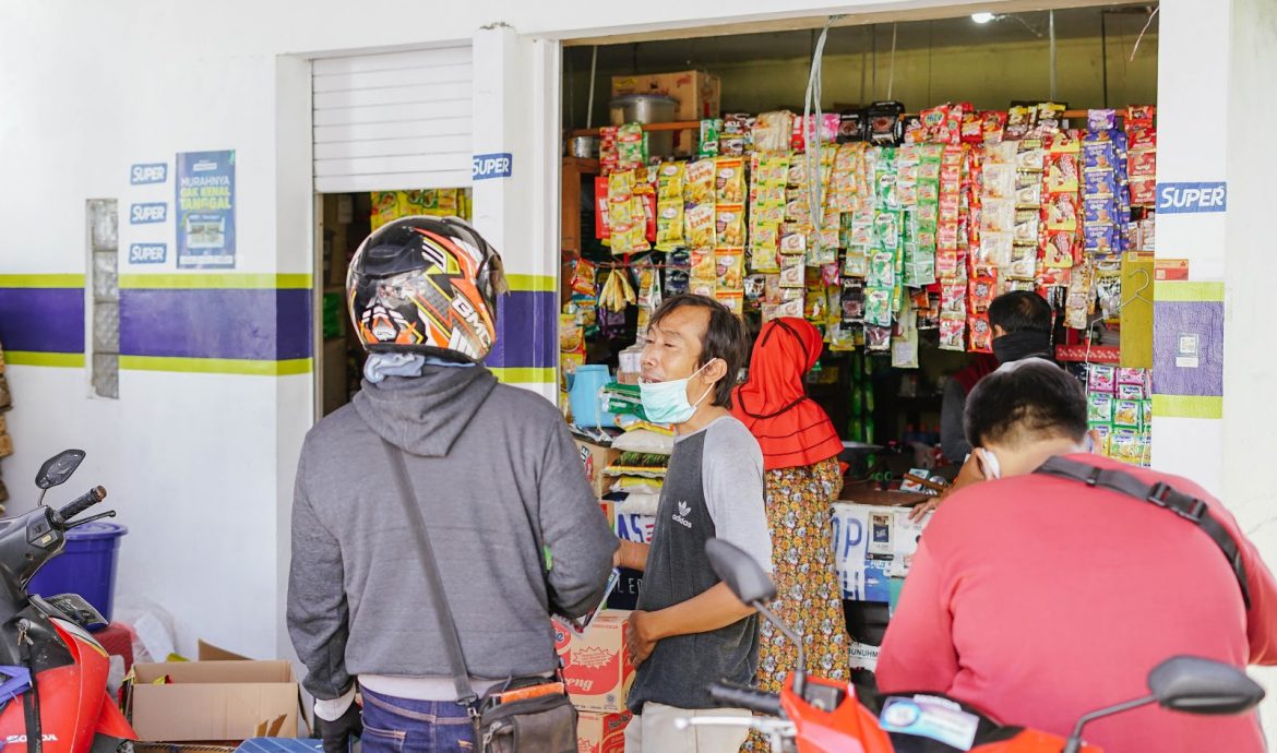 Kegiatan Yang Biasa Dilakukan Di Warung Kelontong