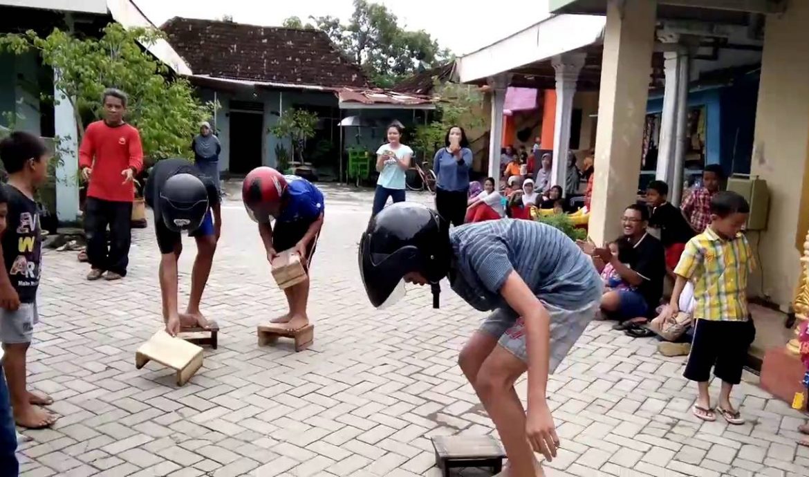 9 Lomba Agustusan Yang Kreatif, Dijamin Menarik Perhatian