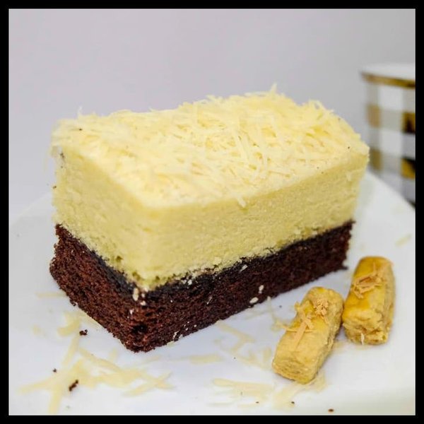 4.       Brownies Kukus Lapis Keju