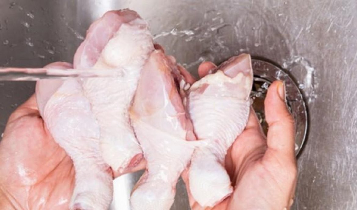 2.   Siapkan Bahan Sebelum Proses Memasak Kari Ayam Kentang