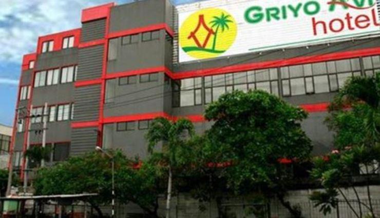 3.   Griyo Avi Hotel