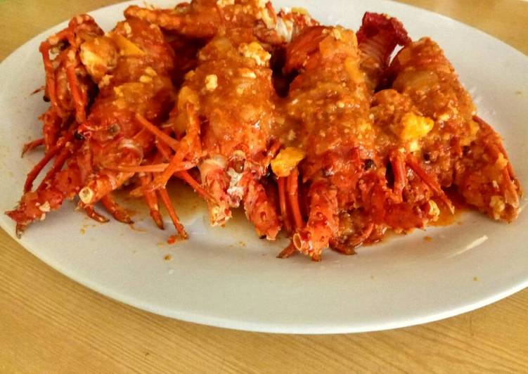 8.   Lobster Saus Padang
