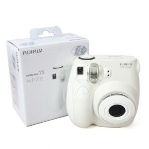 1. Fujifilm Instax Mini 7s