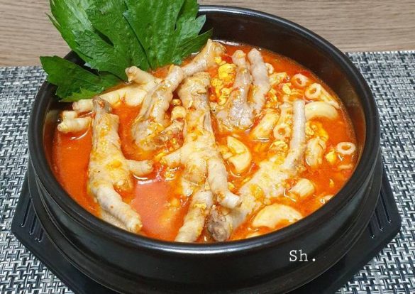 10 Resep Seblak Kuah Super Pedas, Enak & Praktis