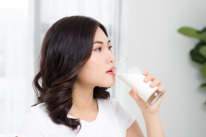 4. Biasakan untuk Mengkonsumsi Susu