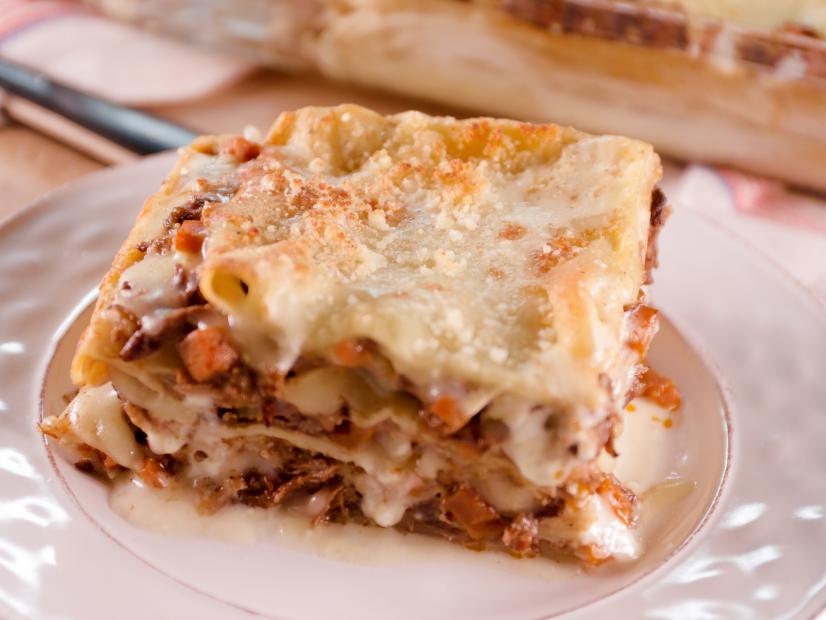 7. Sempurnakan Lasagna Resep dengan Saus Béchamel
