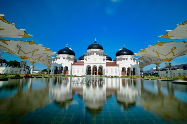 12. Masjid Raya Baiturrahman – Aceh, Indonesia