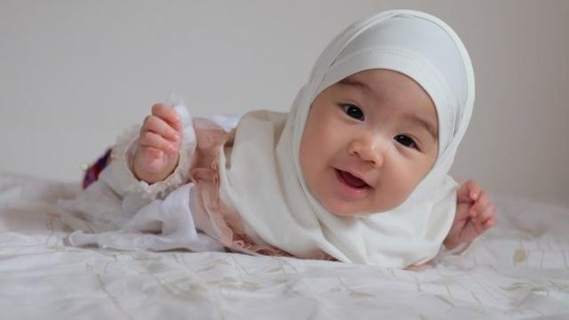 4. Nama Bayi Perempuan Islami G-H