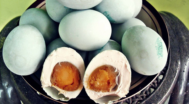 5. Telur Asin Rendang
