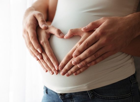 bentuk perut hamil 2 bulan saat duduk