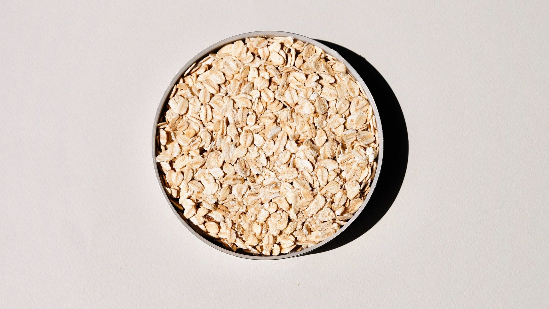 cara memutihkan wajah secara alami dan permanen oatmeal