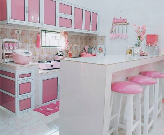 5. Dapur dengan nuansa warna pink
