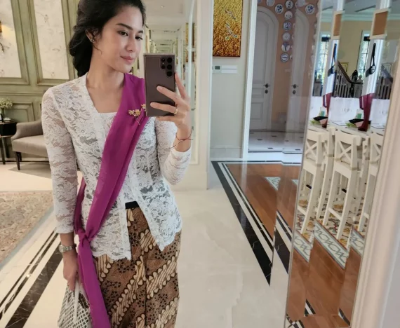 dian sastro pamer outfit
