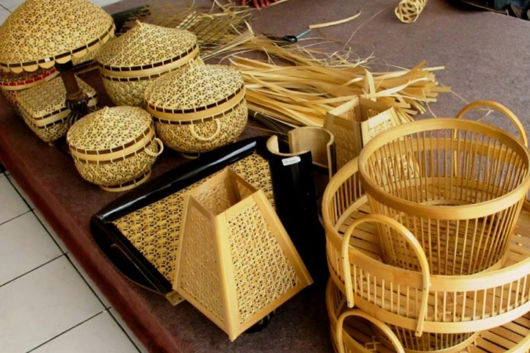 Karya 3 Dimensi: Pengertian, Jenis, Fungsi, Ciri dan Contohnya