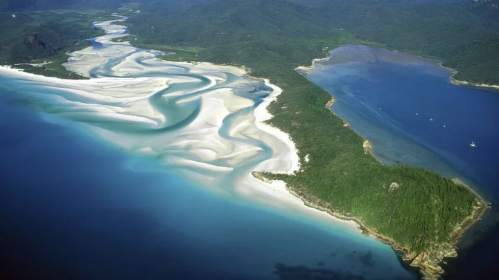 pantai terindah di dunia