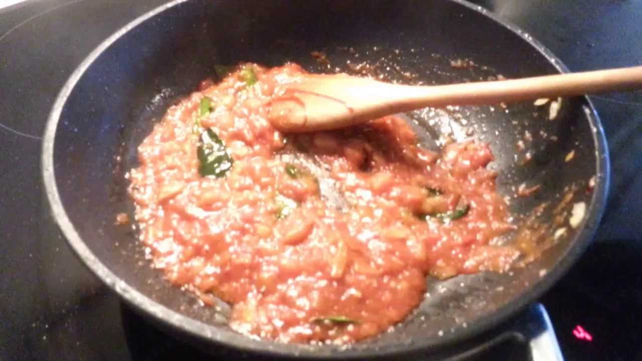 Menggoreng sambal