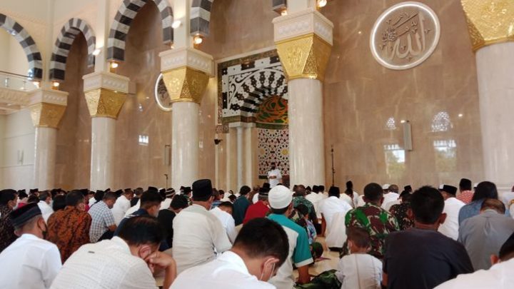 9 Sunnah Khutbah Jumat Lengkap Beserta Hadistnya