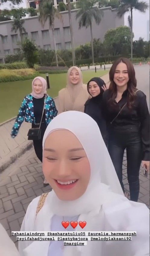 aurel menang arisan