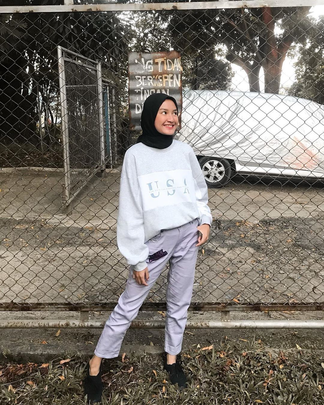 ootd sweater hijab