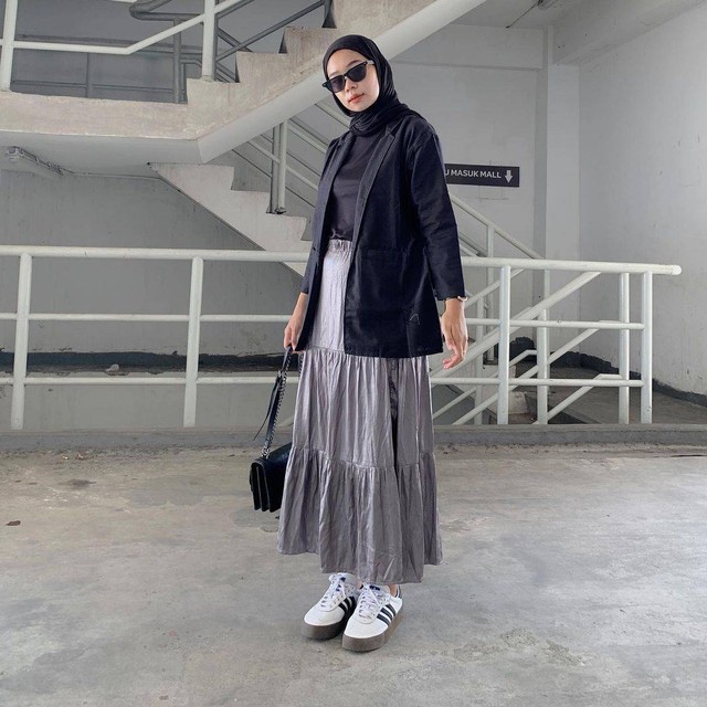 ootd blazer hitam hijab