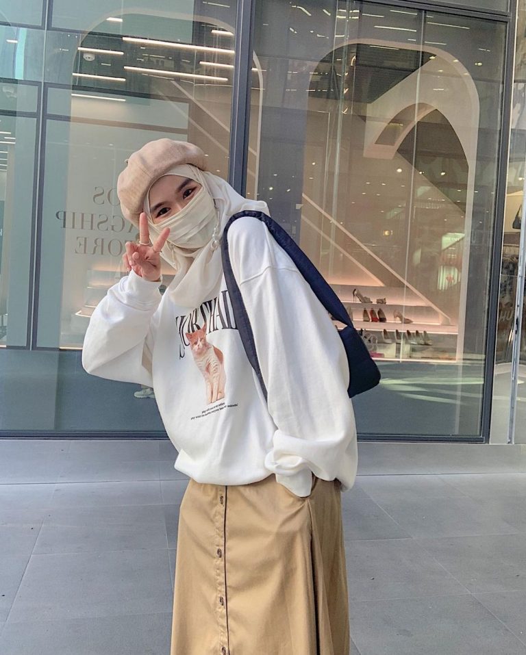 17 Inspirasi Ootd Style Hoodie Hijab Yang Stylish And Modis 2023