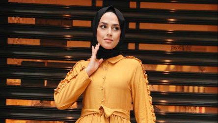 20 Gaya Berfoto yang Keren untuk Wanita Berhijab!