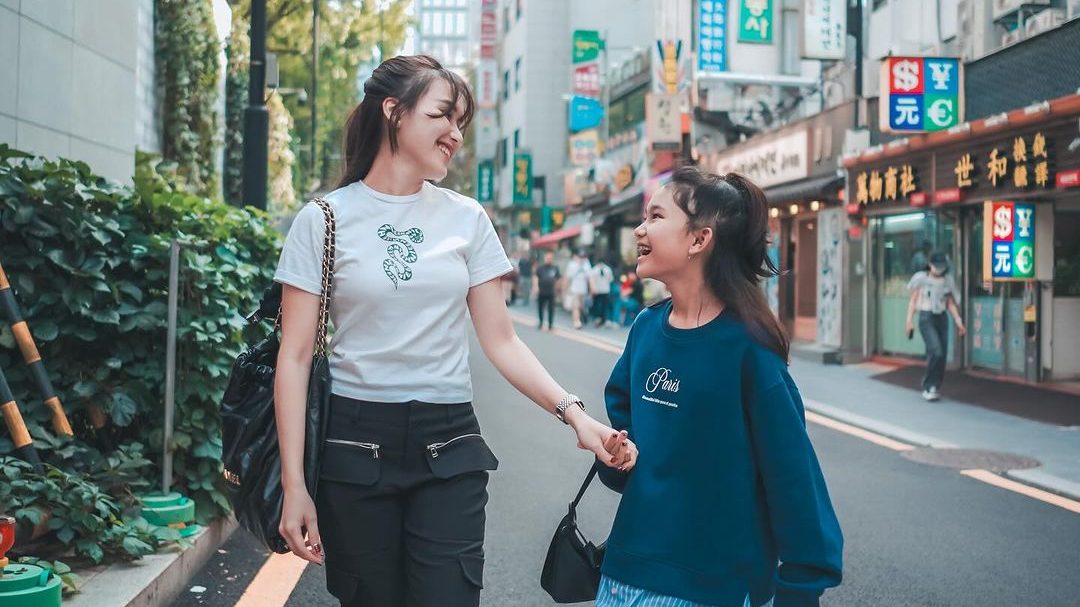 foto ayu ting ting dan bilqis di korea