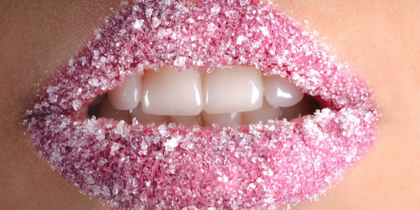 12 Lip Scrub Alami yang Buat Bibirmu Lebih Sehat dan Lembab