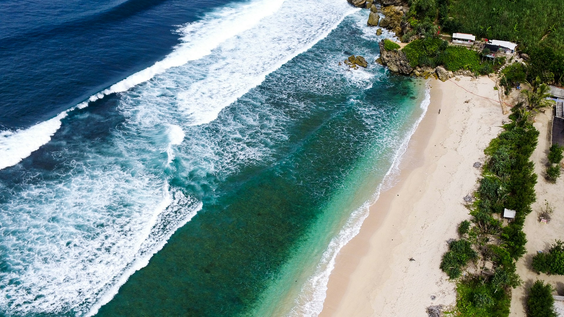 20+ Rekomendasi Pantai di Blitar dengan Panorama Terbaik