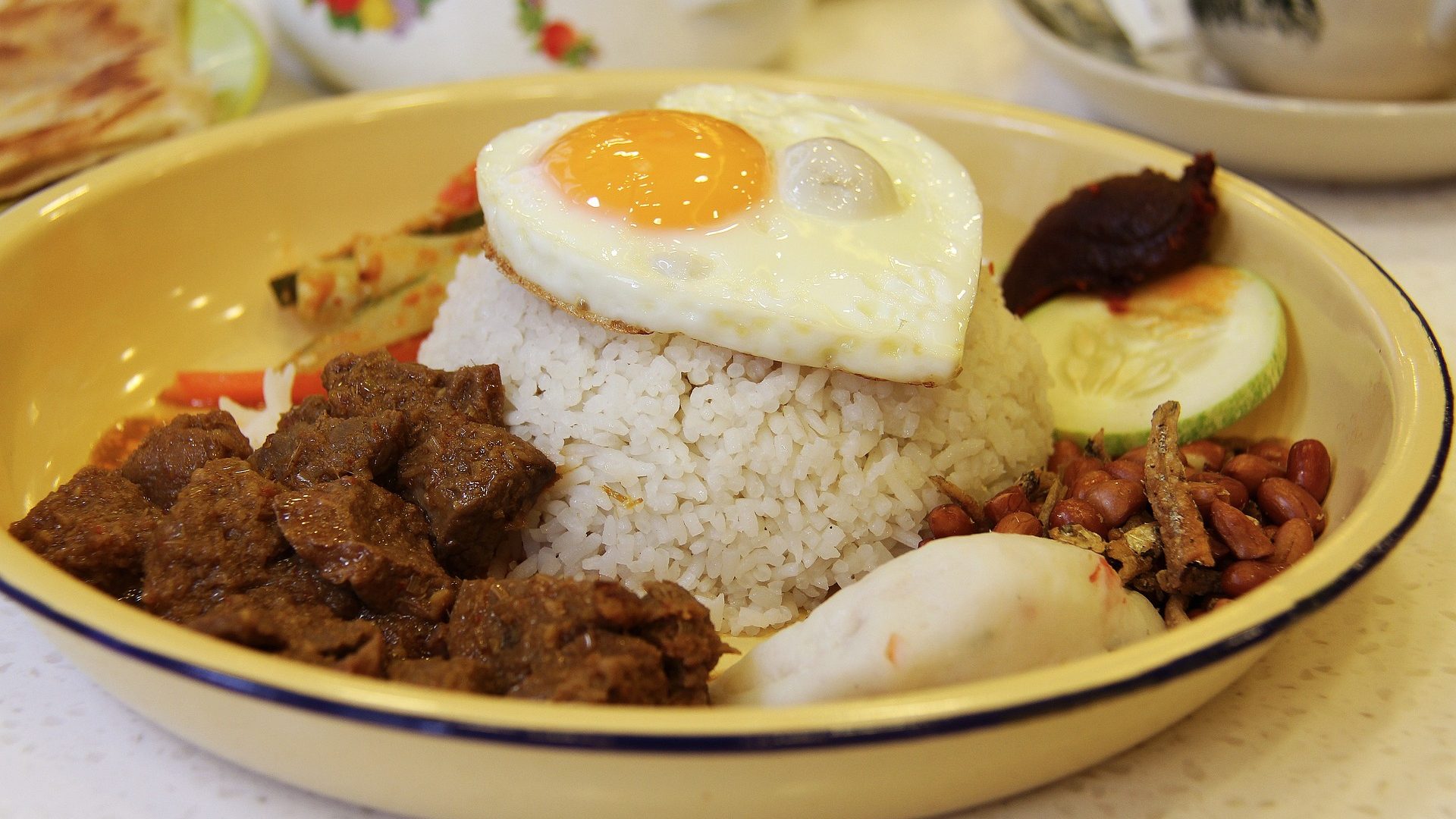 5 Tempat Makan Nasi Campur Surabaya Terbaik dan Legendaris