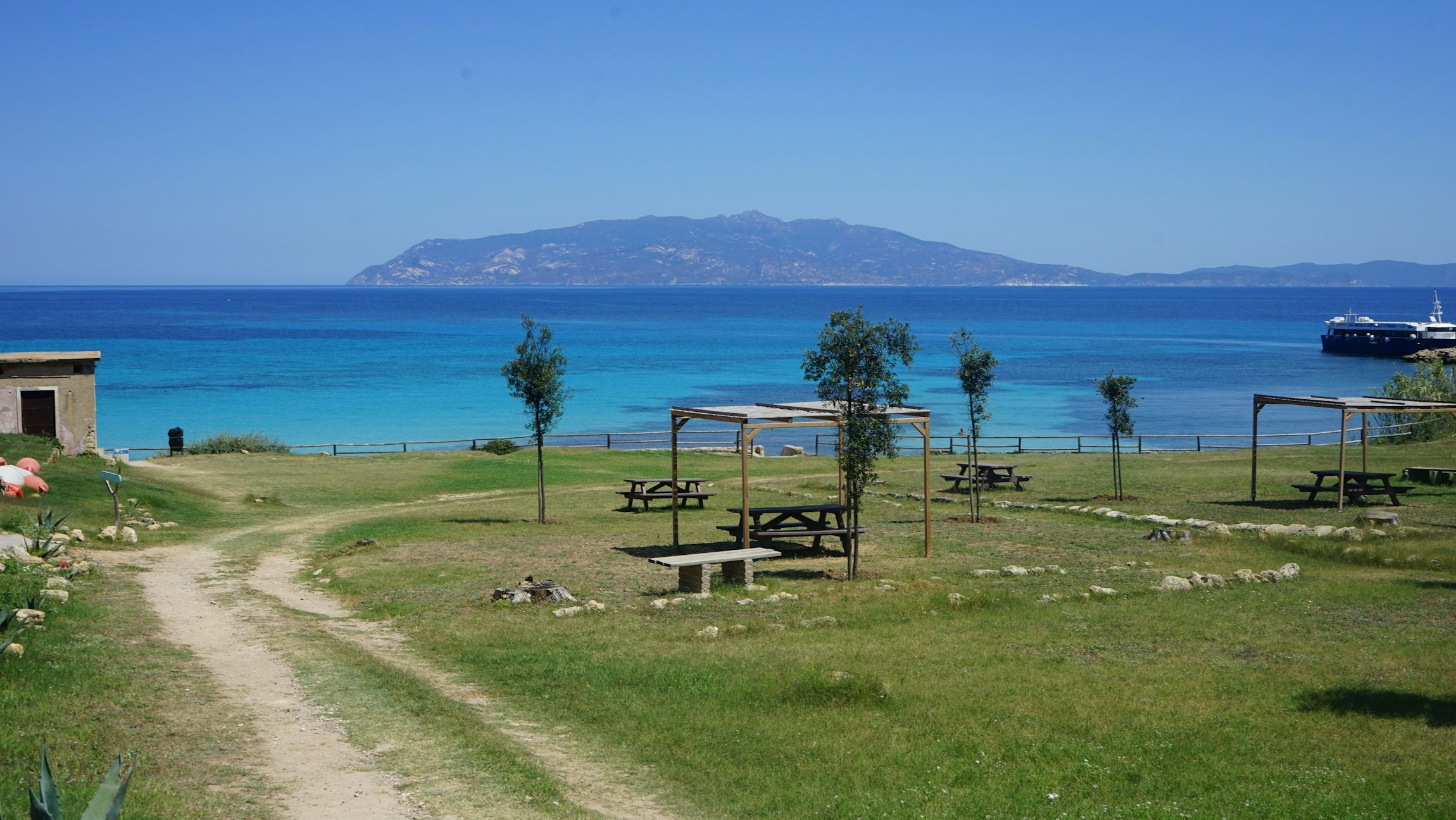 pantai watu dodol